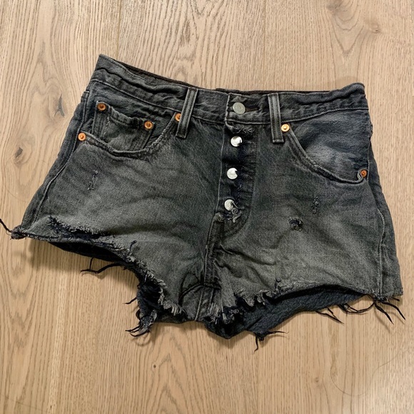 Levi's Pants - DIY Levi’s cutoff shorts Levi's Pants - DIY Levi’s cutoff shorts